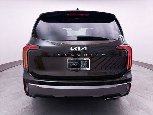 Used 2025 Kia Telluride EX w/ EX Captain's Chair Package image 15