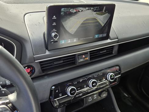 Used 2025 Honda Pilot EX-L image 21