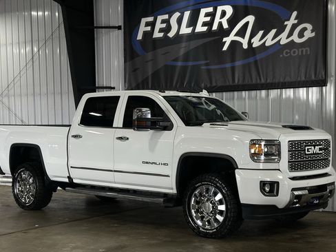 Used 2019 GMC Sierra 2500 Denali w/ Duramax Plus Package image 17