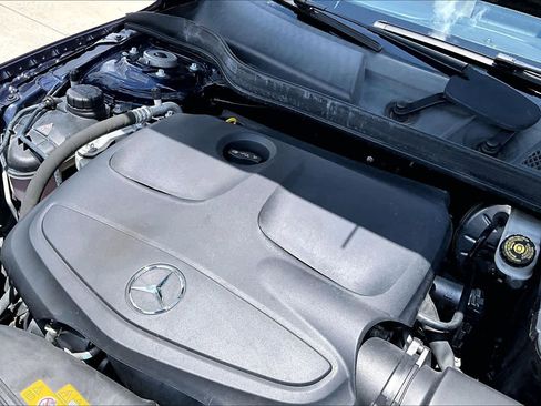 Used 2017 Mercedes-Benz GLA 250 image 32