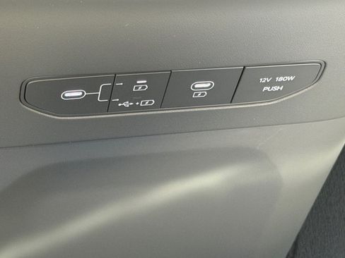 Certified 2026 Kia EV9 Wind AWD/4WD image 26