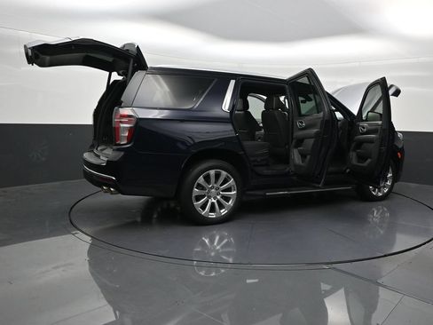 Used 2021 Chevrolet Tahoe Premier w/ Premium Package RWD image 31
