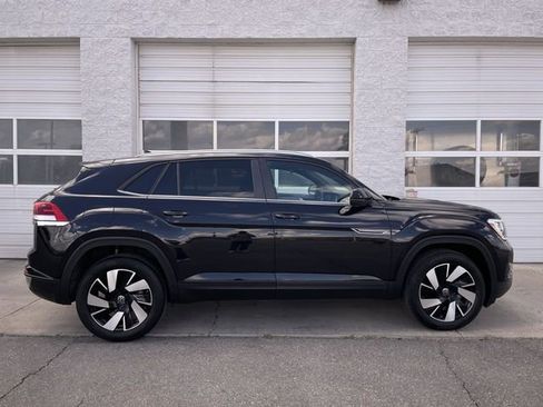 Used 2025 Volkswagen Atlas Cross Sport SE AWD/4WD image 1