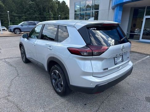 Used 2024 Nissan Rogue SV FWD image 7