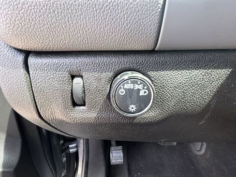 Used 2020 Chevrolet Colorado W/T w/ WT Convenience Package RWD image 23