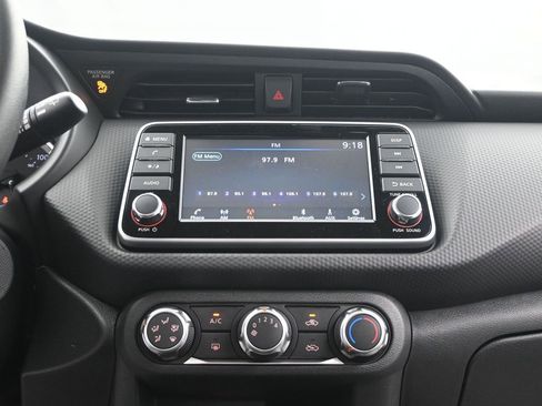 New 2025 Nissan Kicks Play S image 9