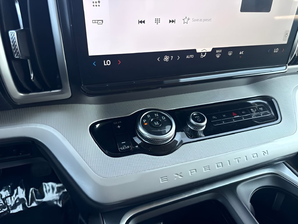 Used 2025 Ford Expedition Max Active RWD image 14