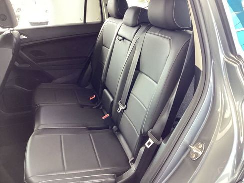 Used 2021 Volkswagen Tiguan SE AWD/4WD image 13