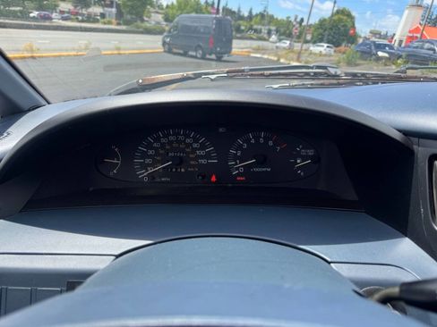 Used 1993 Toyota Previa Deluxe RWD image 16
