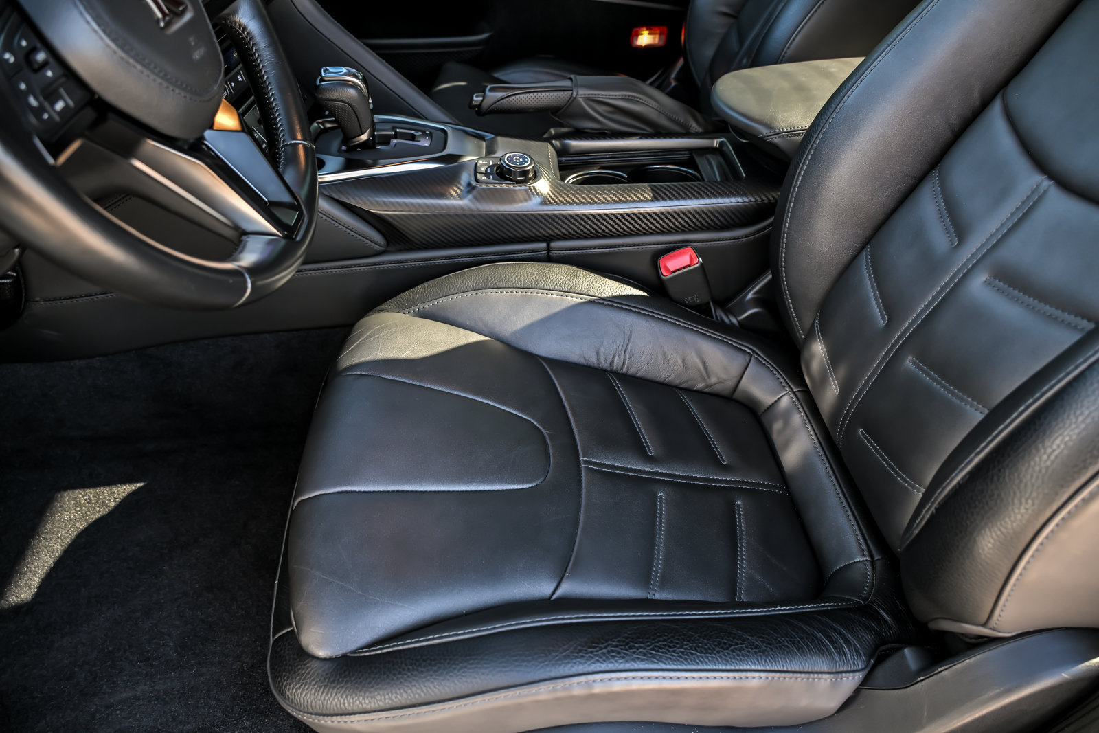 Used 2024 Nissan GT-R Premium w/ Premium Interior Package AWD/4WD image 24