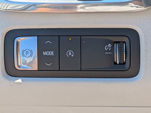 Certified 2025 GMC Acadia Denali w/ Super Cruise Package FWD image 22