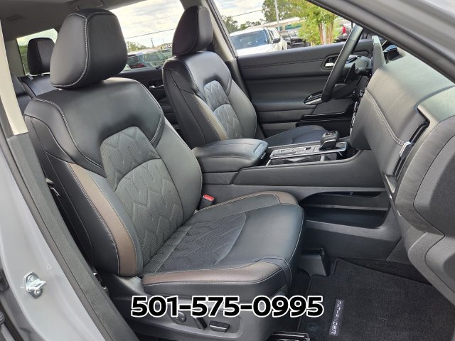 Used 2026 Nissan Pathfinder Platinum w/ Cargo Package FWD image 23
