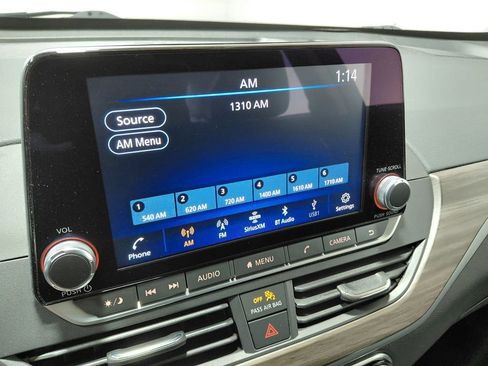 Used 2024 Nissan Altima 2.5 SV AWD/4WD image 31