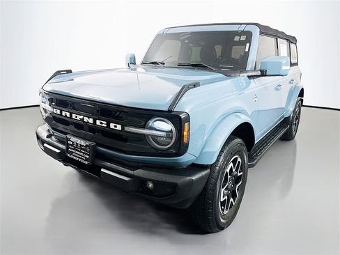 Used 2022 Ford Bronco Outer Banks image 3