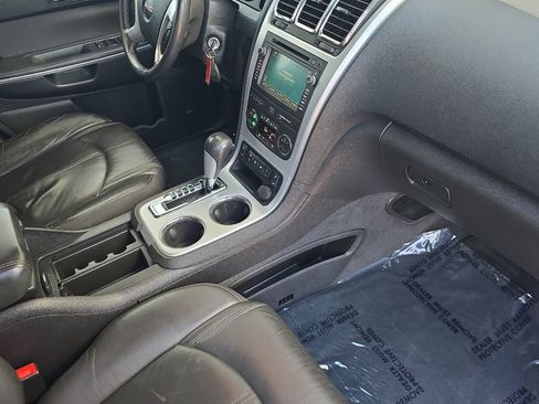 Used 2012 GMC Acadia SLT AWD/4WD image 17