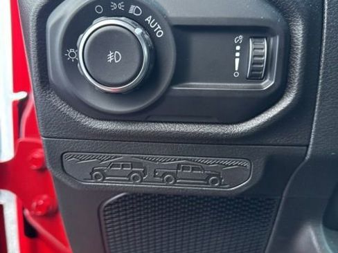 Used 2025 Jeep Wrangler Unlimited Sport AWD/4WD image 28