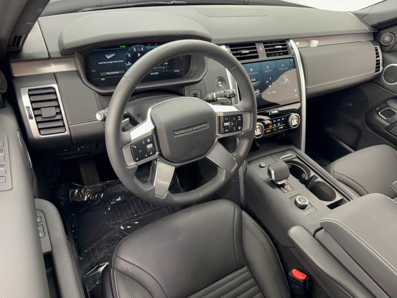 Certified 2026 Land Rover Discovery Dynamic SE AWD/4WD image 4