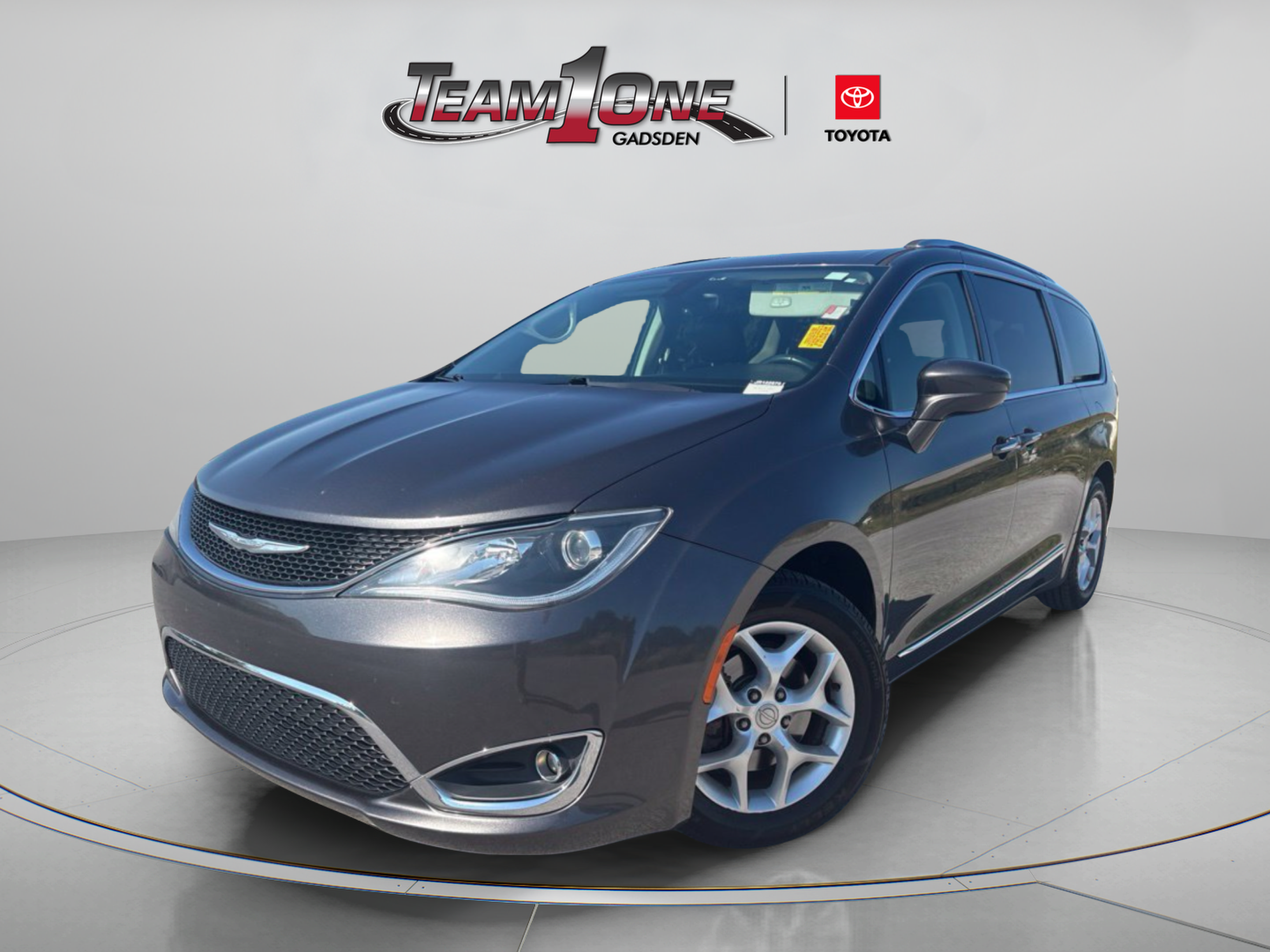 Used 2018 Chrysler Pacifica Touring-L Plus w/ Tire & Wheel Group FWD image 4
