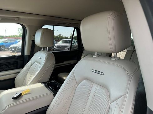 Used 2020 Ford Expedition Platinum AWD/4WD image 3