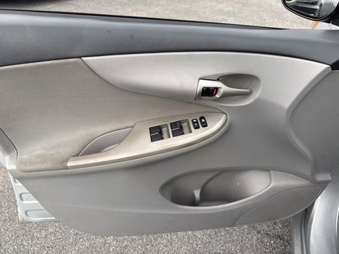 Used 2013 Toyota Corolla LE image 14