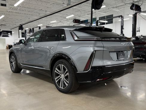 Certified 2024 Cadillac Lyriq Luxury RWD image 3