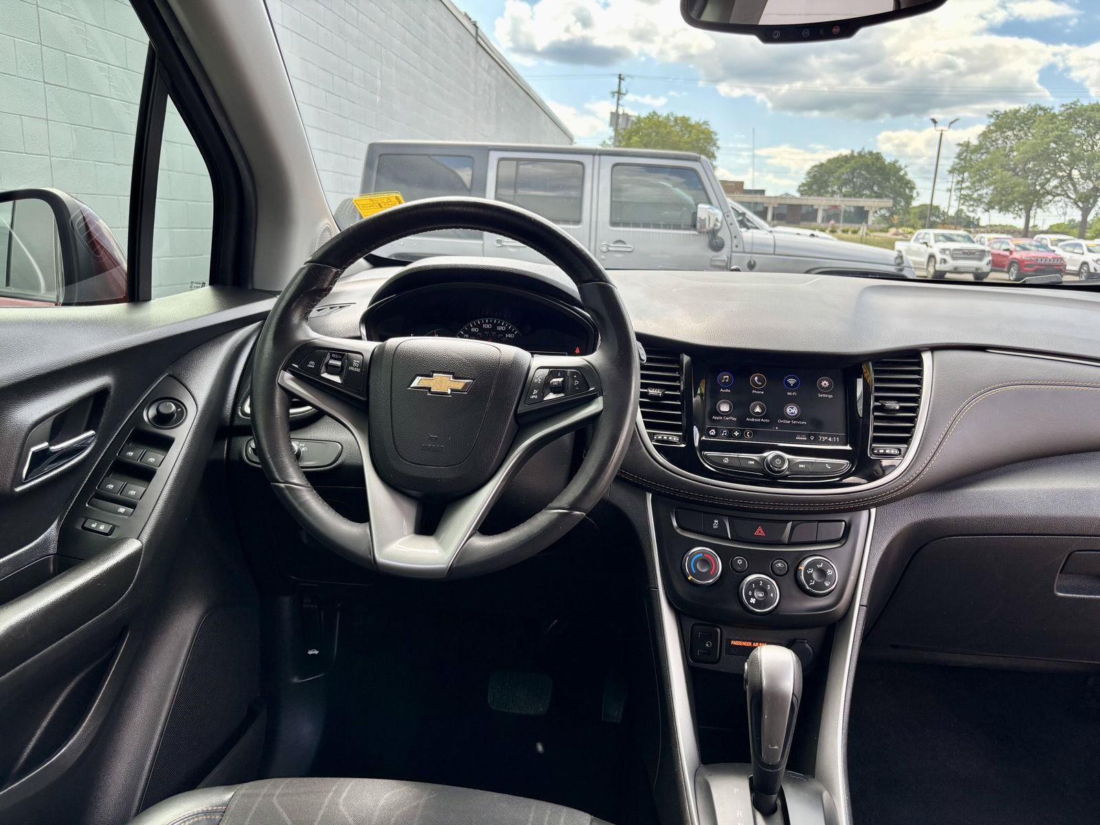 Used 2022 Chevrolet Trax LT w/ LT Convenience Package AWD/4WD image 11