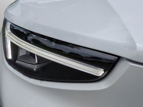 New 2025 Volvo XC40 B5 Core w/ Protection Package Premier image 10