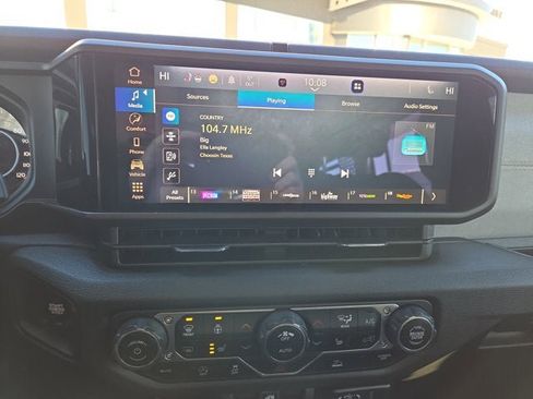 Used 2024 Jeep Wrangler Willys image 19