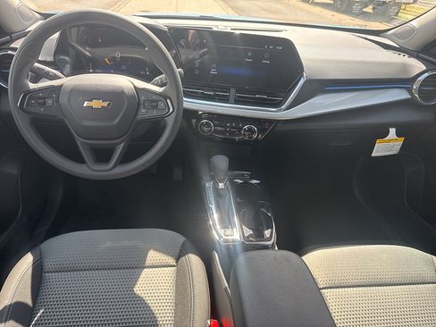 New 2026 Chevrolet Trax LT w/ LPO, Blackout Package FWD image 12