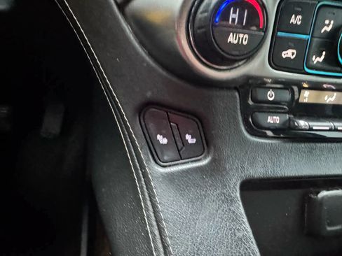 Used 2015 Chevrolet Suburban LT AWD/4WD image 34