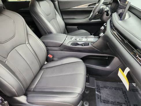 Certified 2026 INFINITI QX60 Luxe w/ Family Package image 14