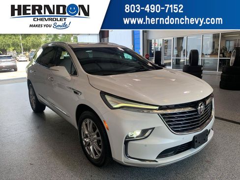 Used 2023 Buick Enclave Premium FWD image 1