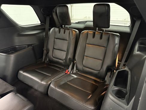 Used 2018 Ford Explorer Limited AWD/4WD image 13