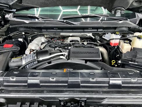 Used 2024 GMC Sierra 2500 AT4X image 33