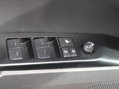 Used 2025 Toyota Camry XSE FWD image 11