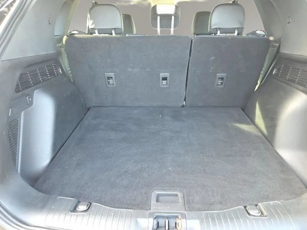 Used 2021 Ford Escape Titanium FWD image 11