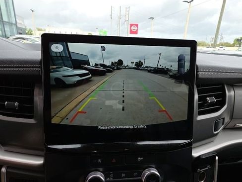 Used 2024 Ford Expedition XLT image 19