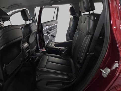 Used 2022 Jeep Grand Cherokee L Limited image 17