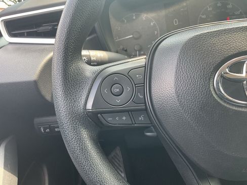 Used 2025 Toyota Corolla LE FWD image 24