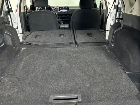 Used 2024 Nissan Rogue SV image 21