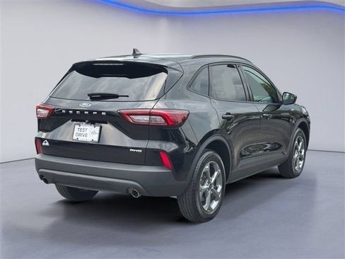 Used 2025 Ford Escape ST-Line AWD/4WD image 3
