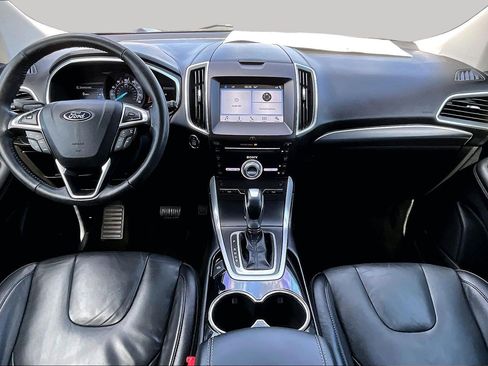 Used 2018 Ford Edge Titanium FWD image 14