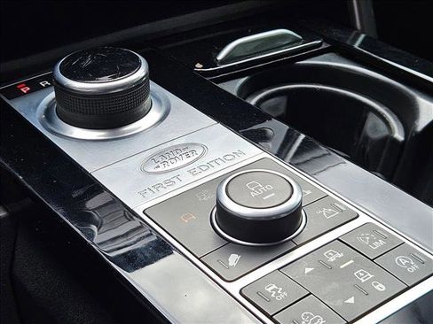 Used 2017 Land Rover Discovery First Edition image 15