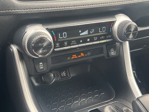 Used 2025 Toyota RAV4 XLE AWD/4WD image 24