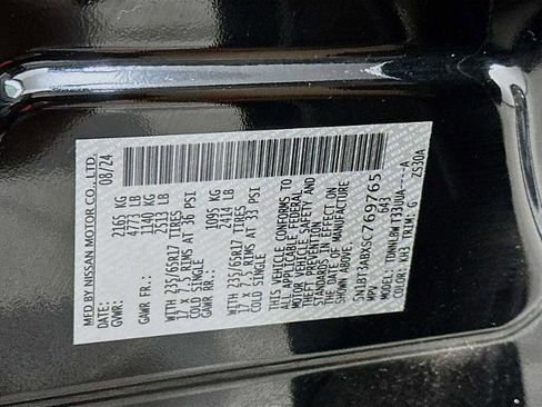 Certified 2025 Nissan Rogue S image 30