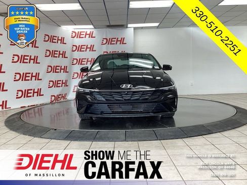 Used 2024 Hyundai Elantra Limited FWD image 3