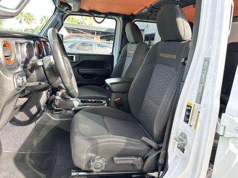 Used 2022 Jeep Gladiator Mojave AWD/4WD image 3