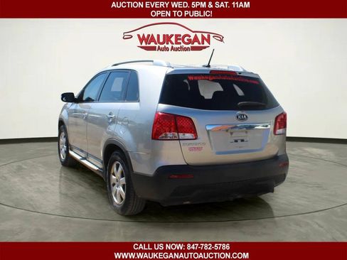 Used 2013 Kia Sorento LX FWD image 4