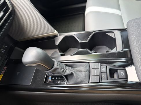 Certified 2025 Toyota Camry SE w/ Convenience Package FWD image 9