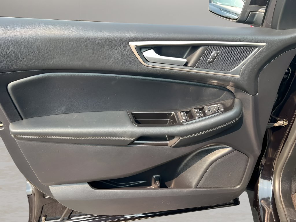 Used 2020 Ford Edge SEL w/ Convenience Package AWD/4WD image 9